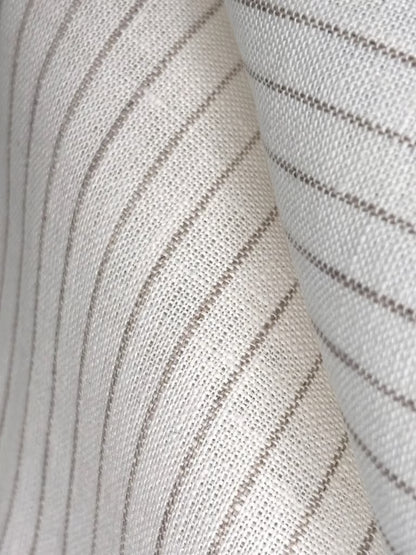 Hvitt linhåndkle med smal striper