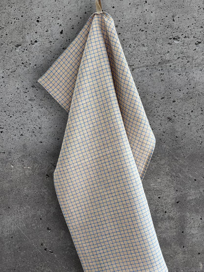 Kjøkkenhåndkle i naturfarge med små, blå ruter – 100 % lin