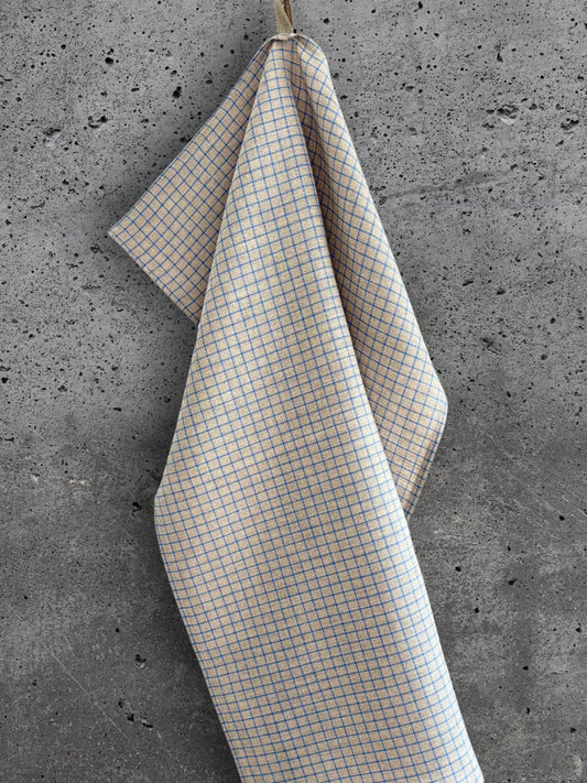 Kjøkkenhåndkle i naturfarge med små, blå ruter – 100 % lin