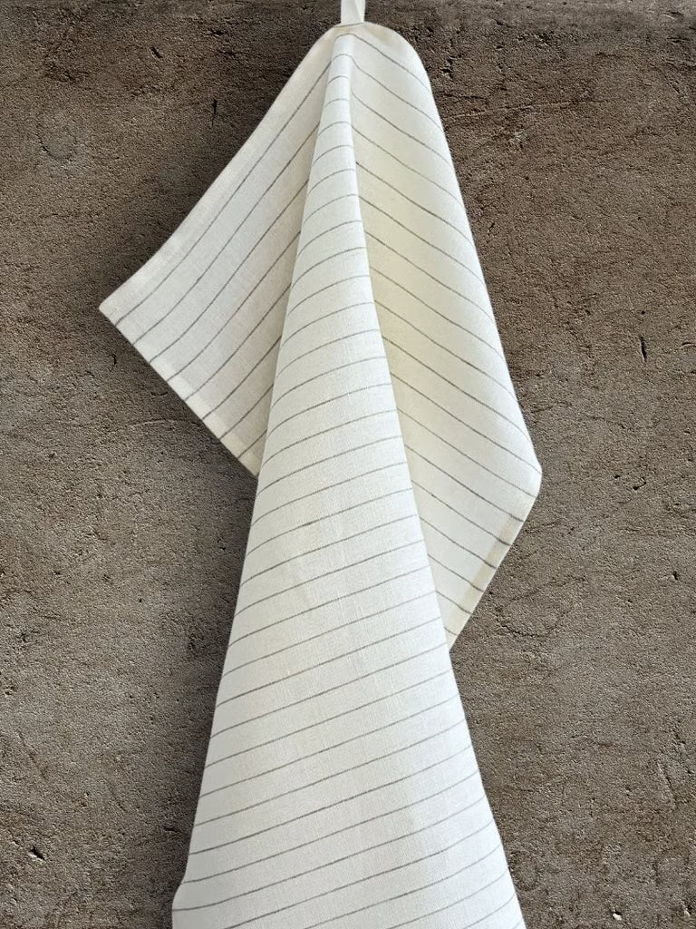 Hvit linhåndkle med striper