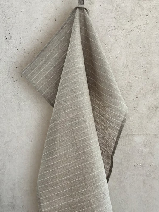 Naturfarget linhåndkle med striper