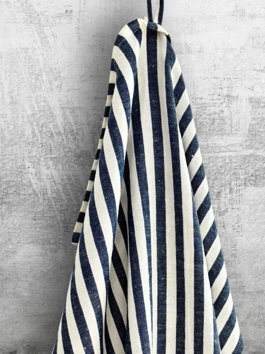 Hvitt kjøkkenhåndkle med blå striper